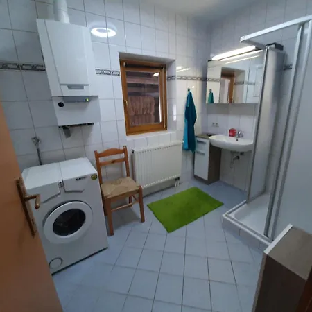 Schoene Am Bauernhof Apartamento *